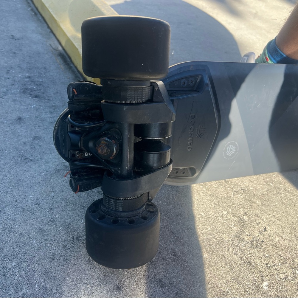 Boosted USA V3-T Longboard every optional upgrade - Picture 7 of 9